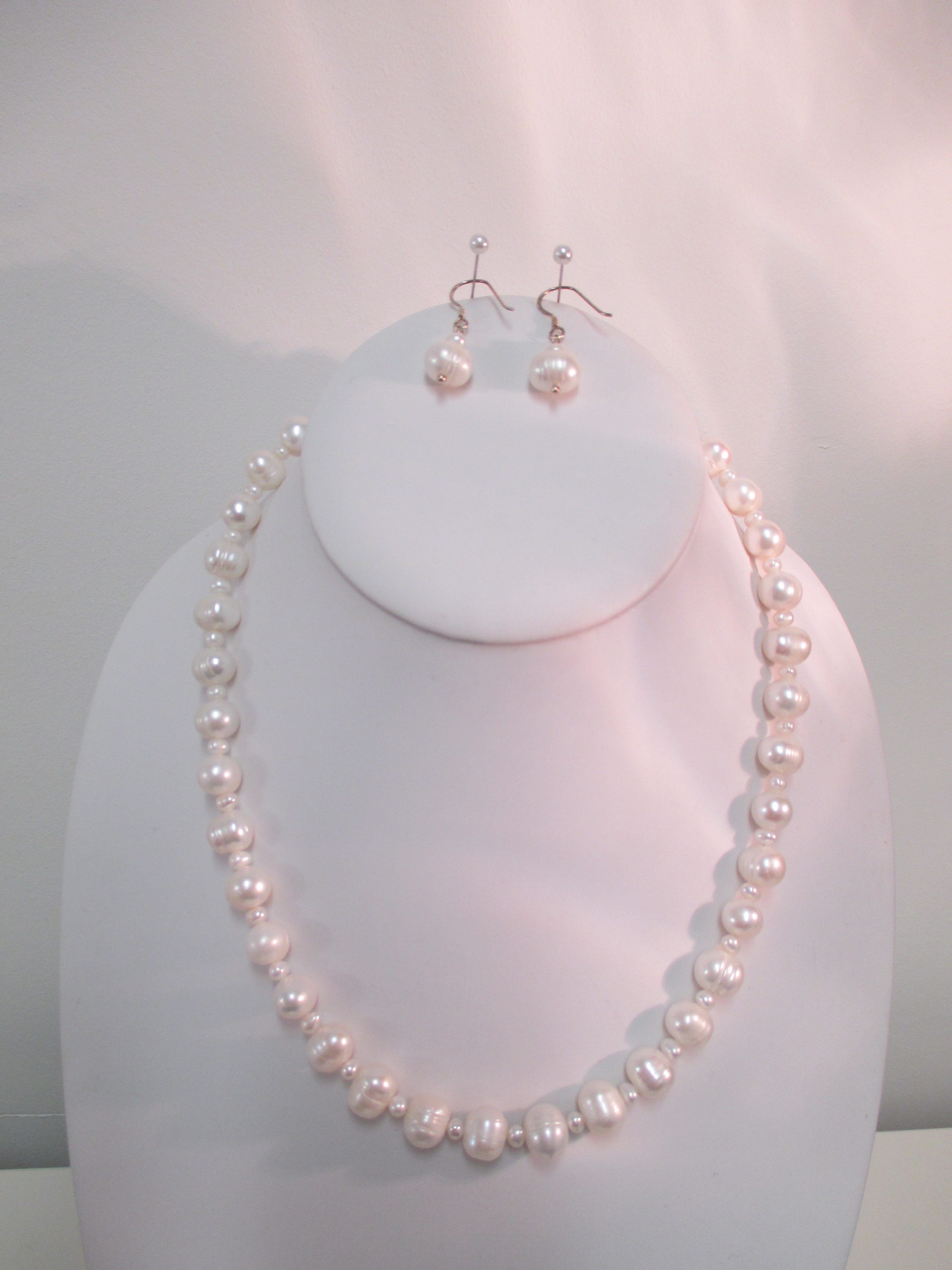 White "ringed" pearls‏ set