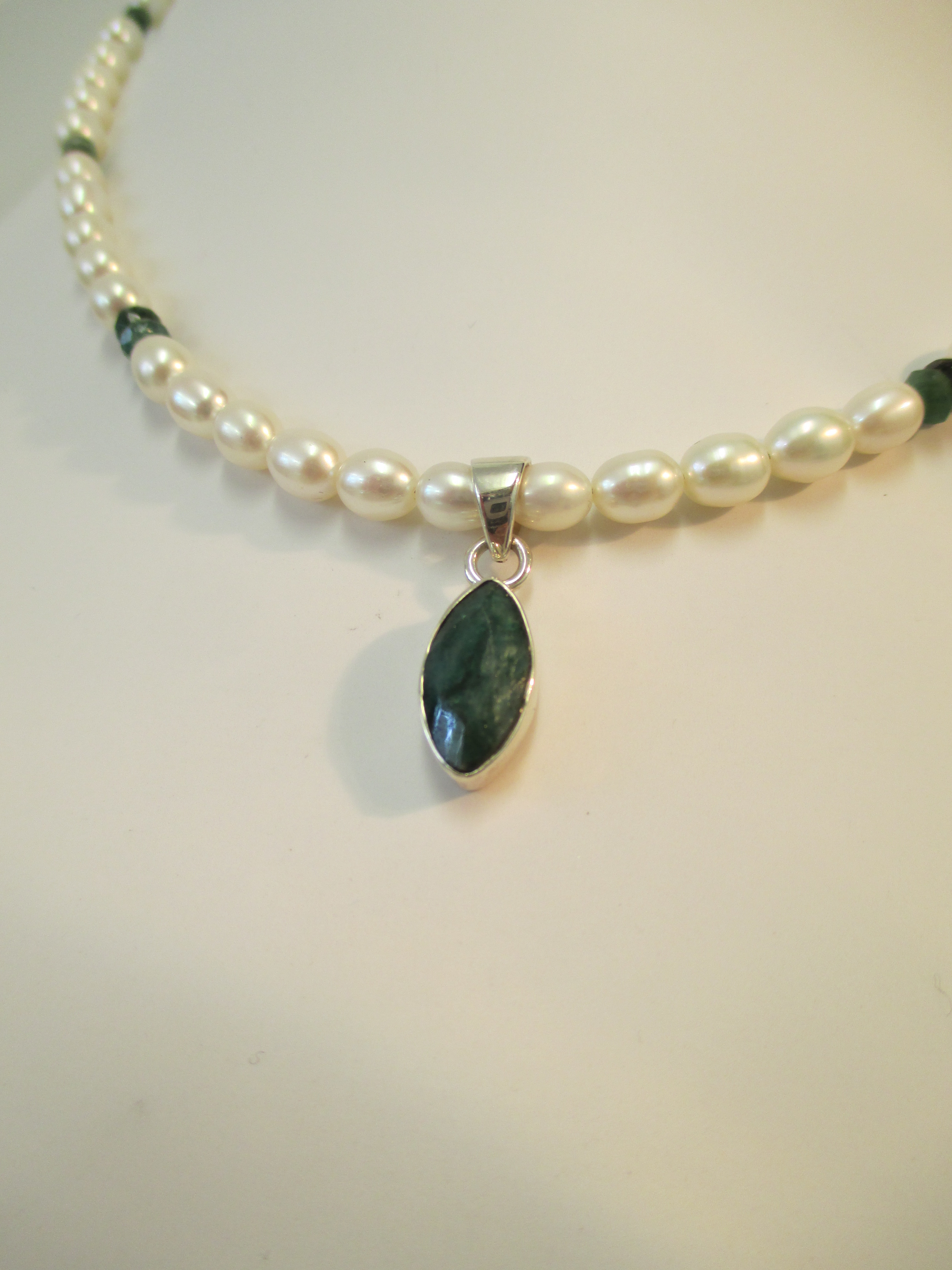 Emerald and pearl set or necklace with pendant Made by Marianne