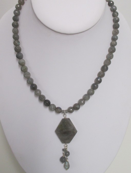 Labradorite necklace with pendant‏